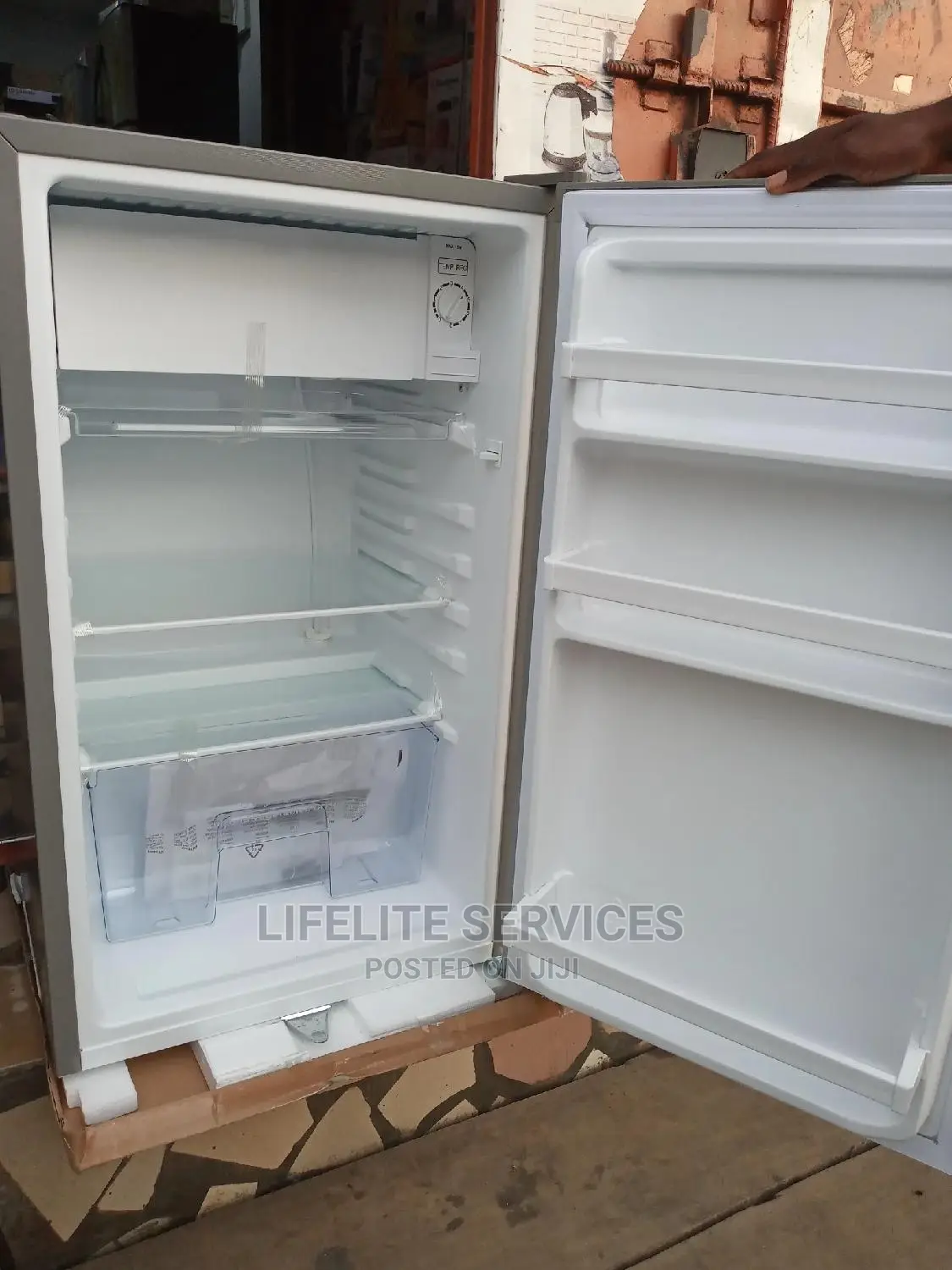 Hisense Table Top Fridge-100ltrs