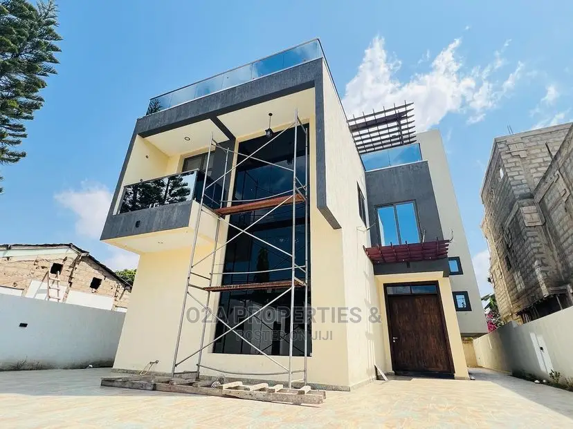 5bdrm House in American House for Sale