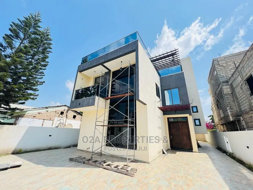 5bdrm House in American House for Sale