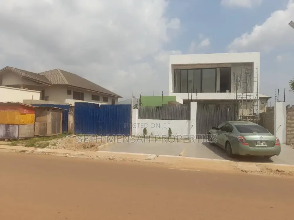 3bdrm House in Skm, School Junction for Sale