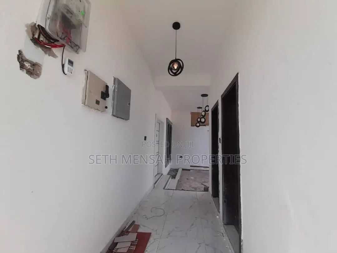 3bdrm House in Skm, Adenta for Sale