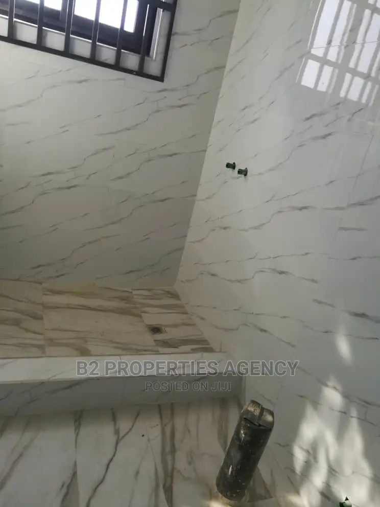 Furnished 4bdrm Maisonette for Sale