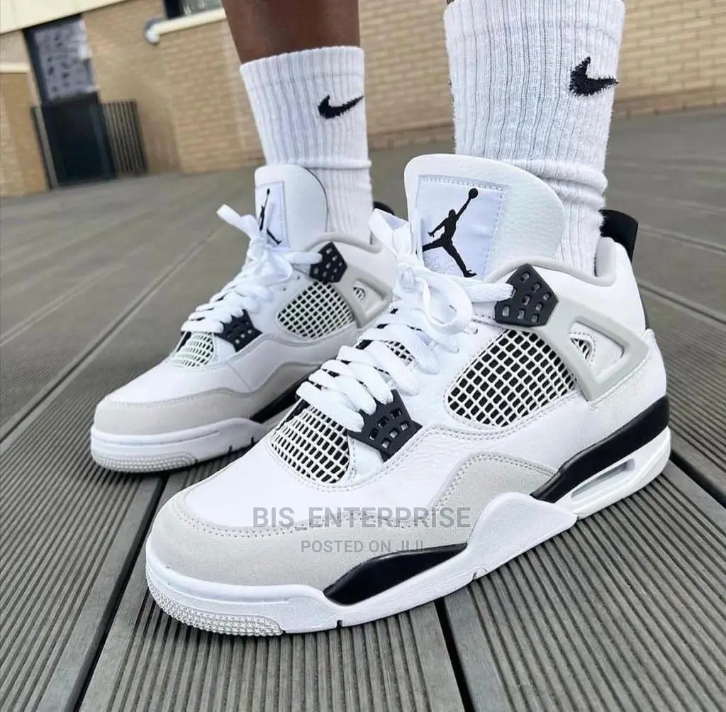 Jordan 3 Sneakers