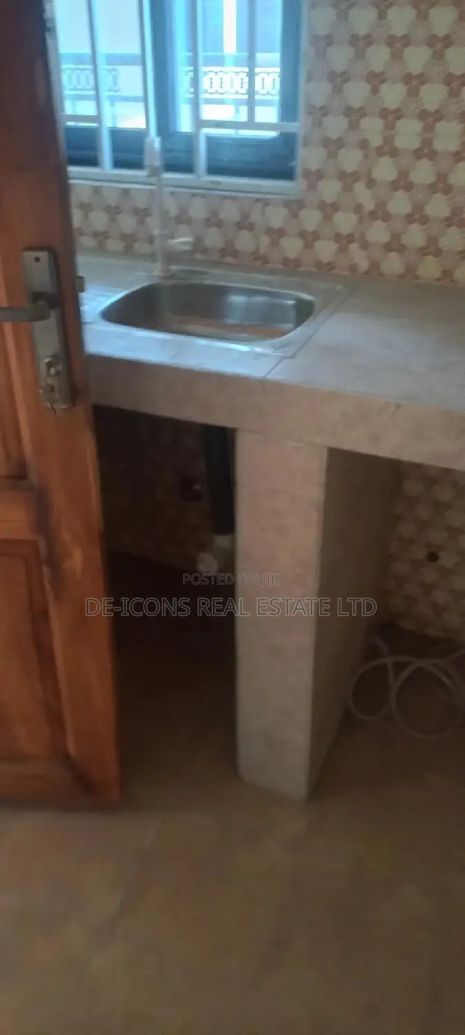 2bdrm Duplex in De-Icons Real Estate, Awutu Senya East Municipal