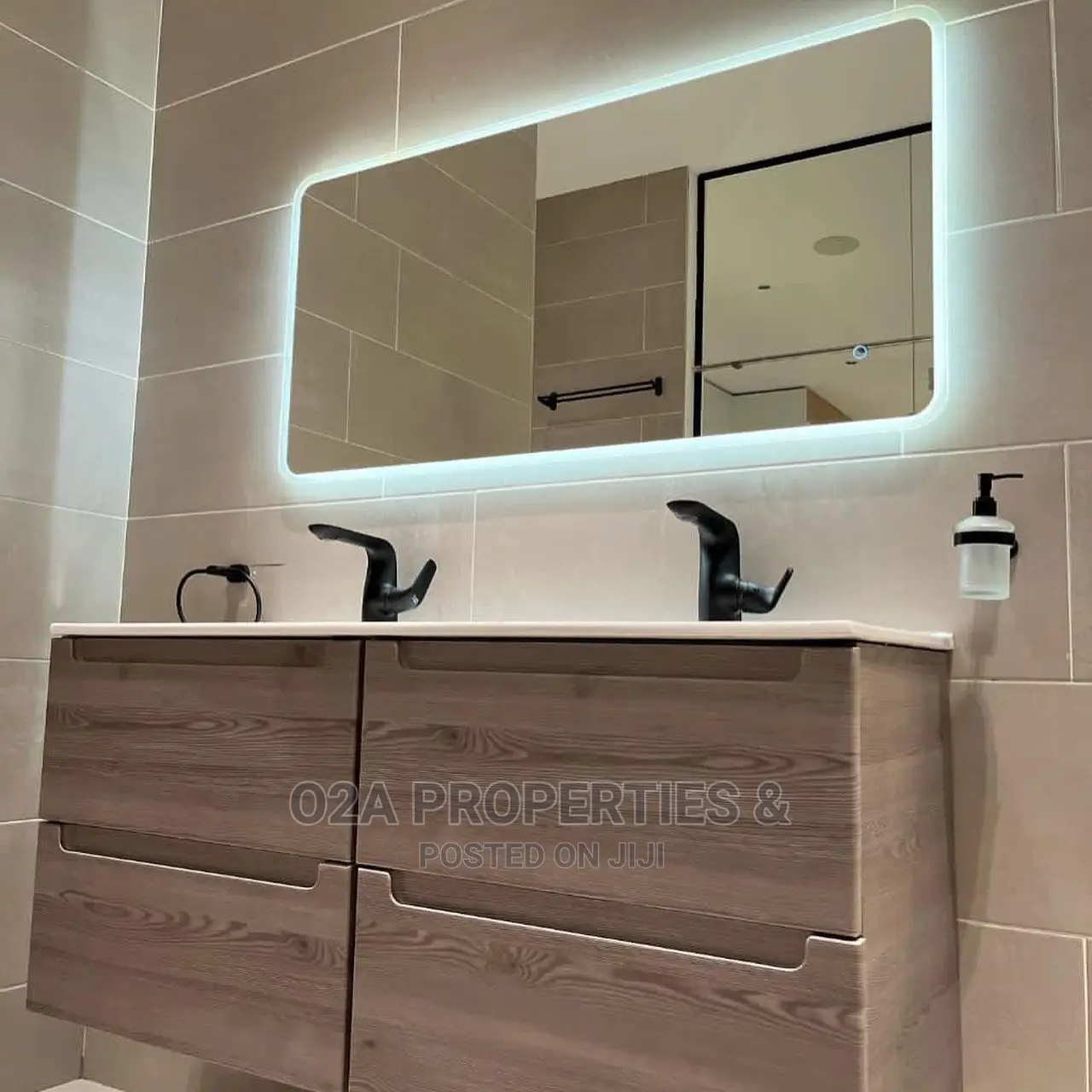 4bdrm House in School Junction for Sale