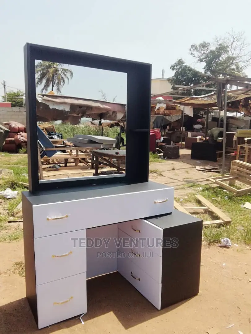 Quality Dressing Mirror (Payment After Delivery)