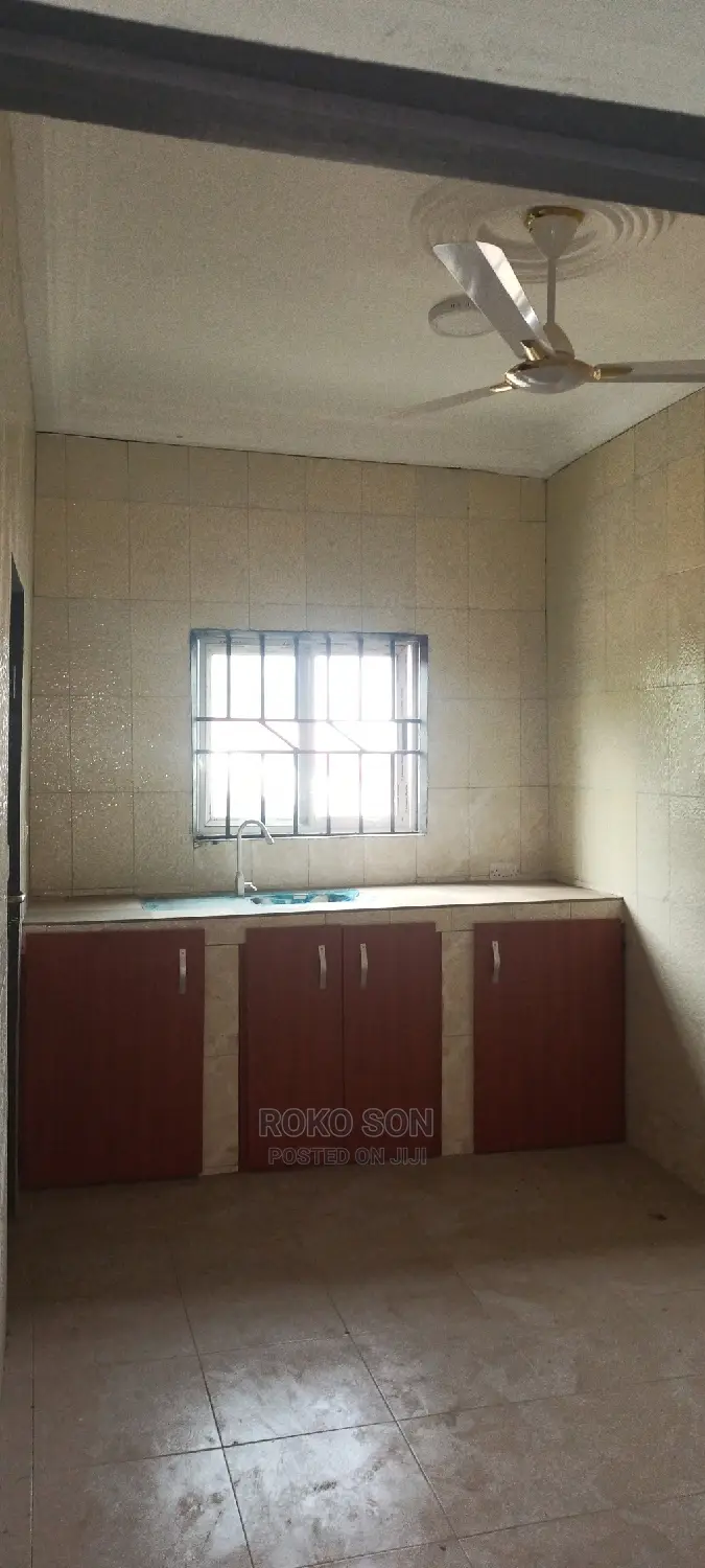 2bdrm Apartment in Dr Roko, Ablekuma for rent
