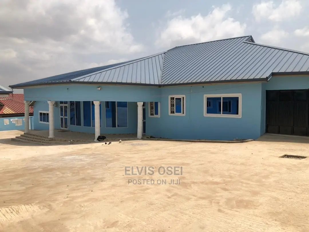 3bdrm House in Sowutuom Last Top, Sowutwuom for Sale