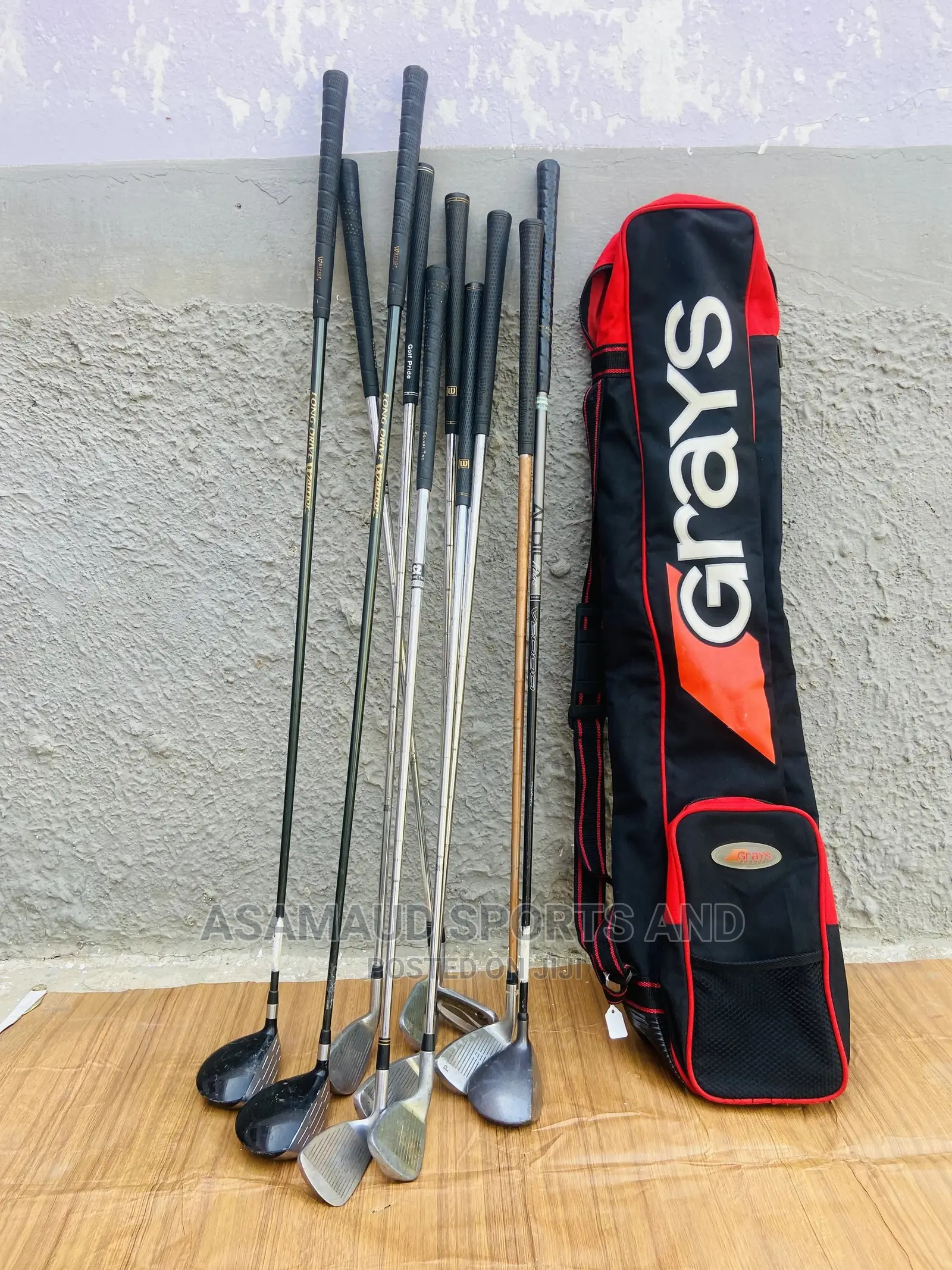 Original Golf Sticks With Bag at Cool Price