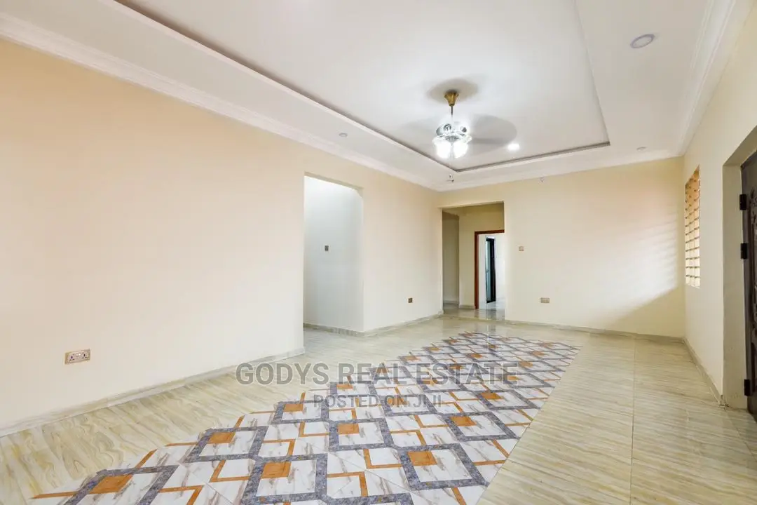 2bdrm Apartment in Old Barrier, Weija for rent