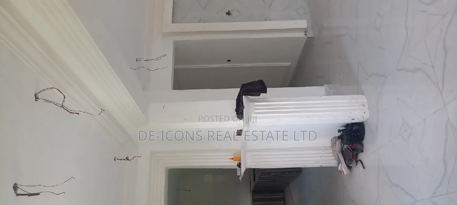 3bdrm Mansion in De-Icons Real Estate, Awutu Senya East Municipal