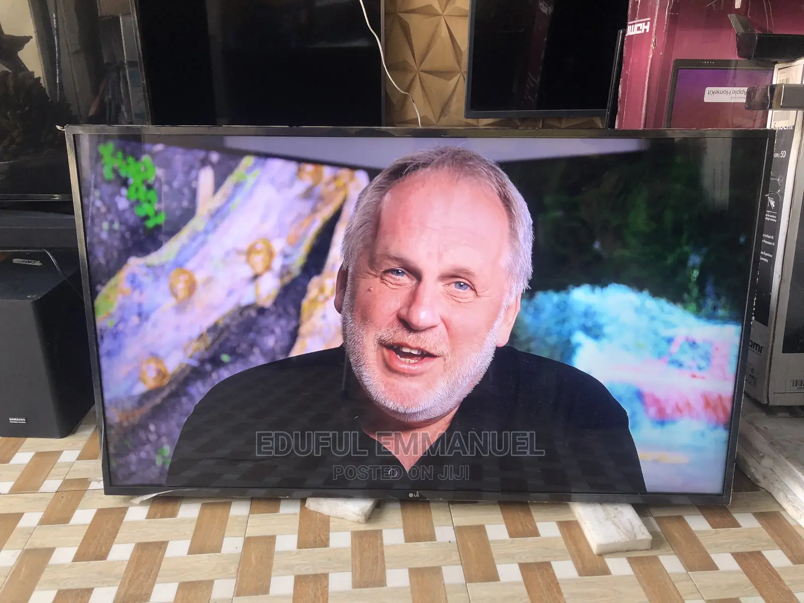 LG 55” UHD Smart HDR T2S2 Apple Airplay Bluetoot AI Thinq