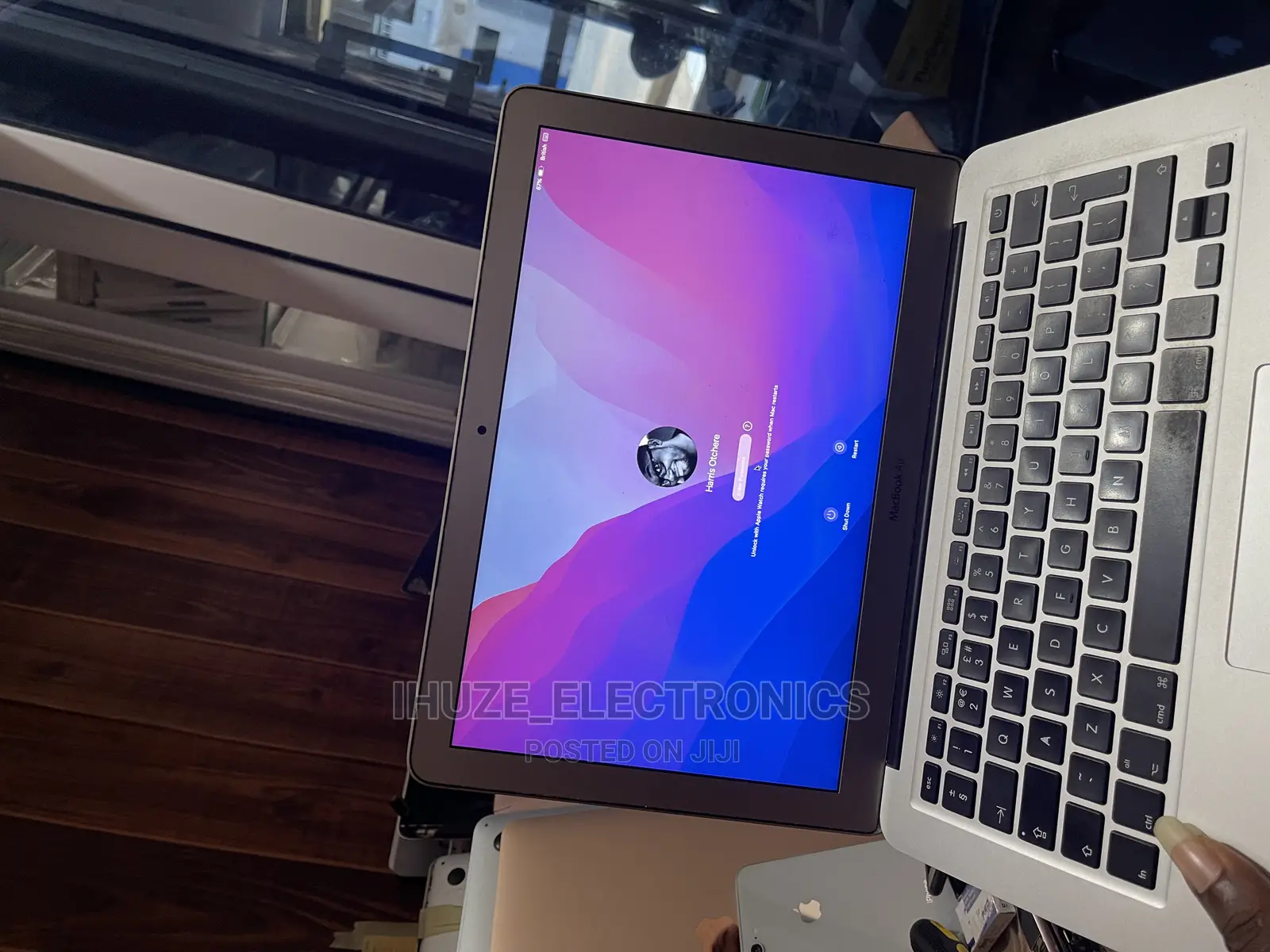 Macbook Air/Pro Screen Replacements