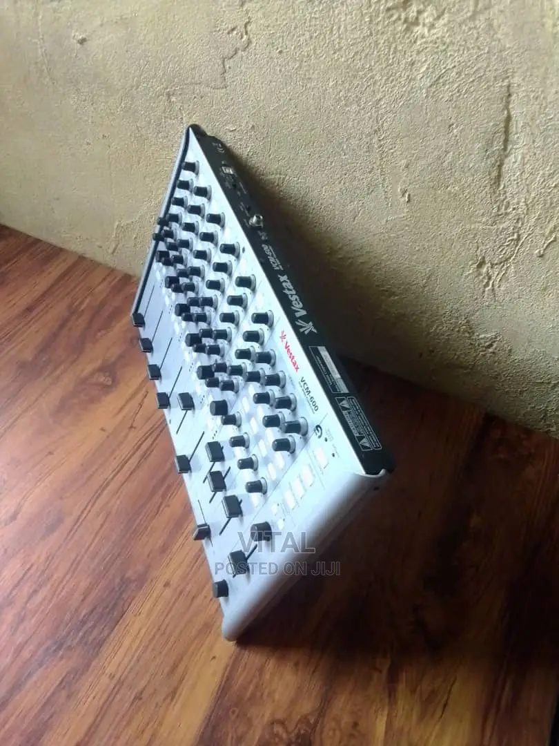 Dj's and Ableton Live Midi Controller /Vestax VCM 600