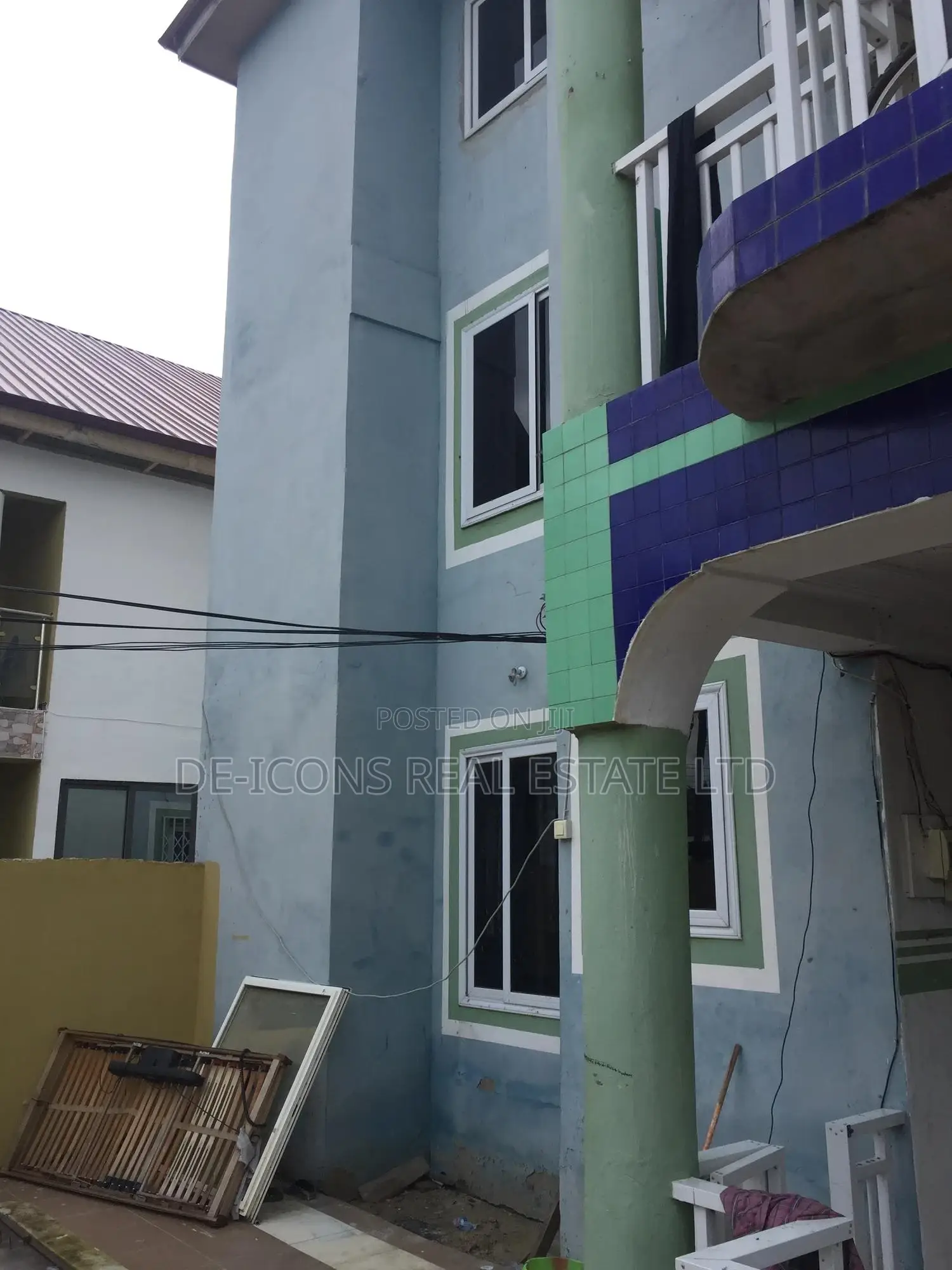 3bdrm Duplex in De-Icons Real, Awutu Senya East Municipal for rent