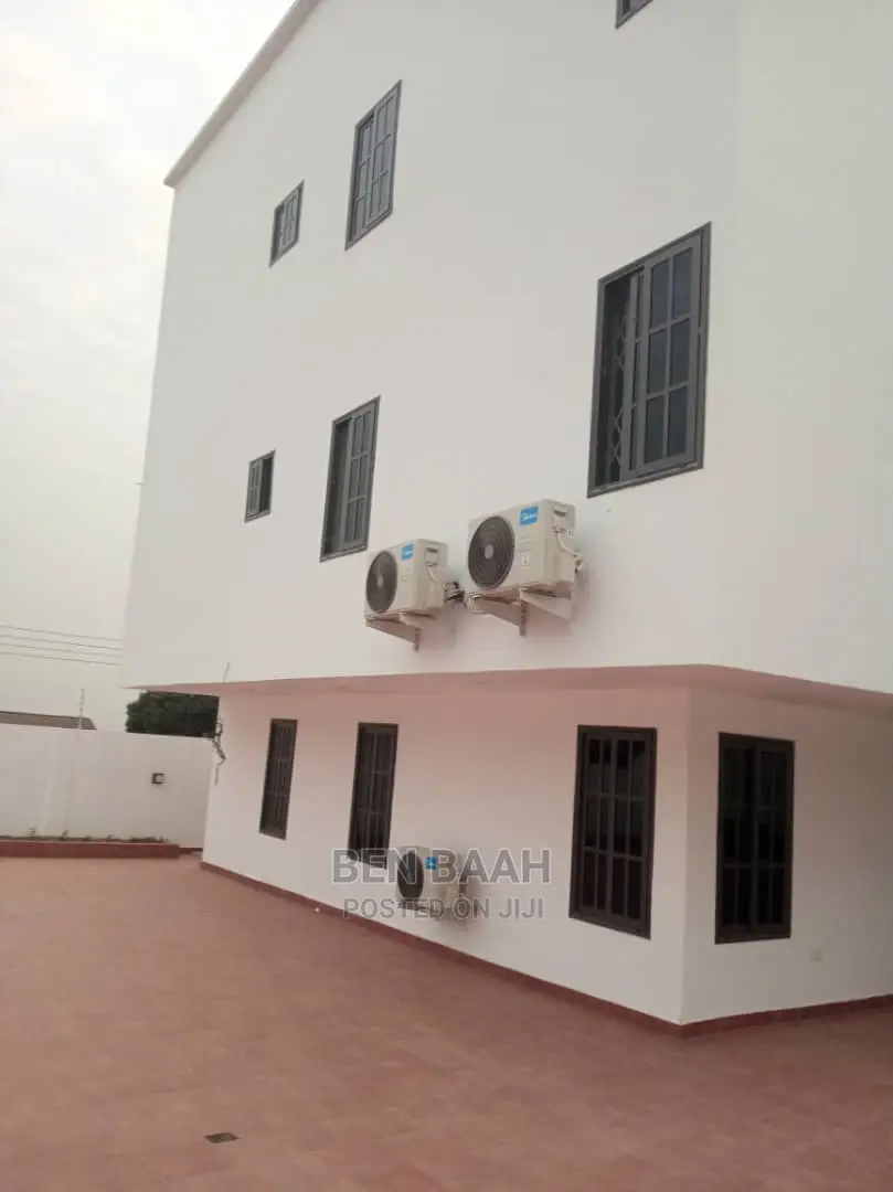 2bdrm Apartment in Ben Properties, Ashomang Estate for rent