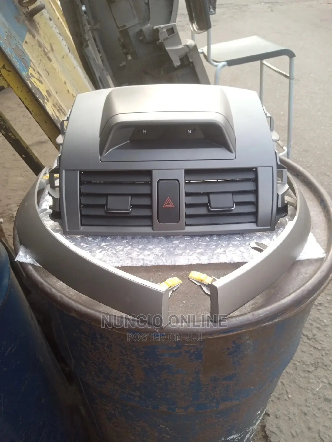 Toyota Corolla 2013 Top Vent
