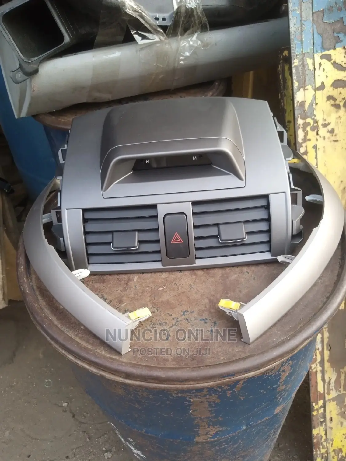Toyota Corolla 2013 Top Vent