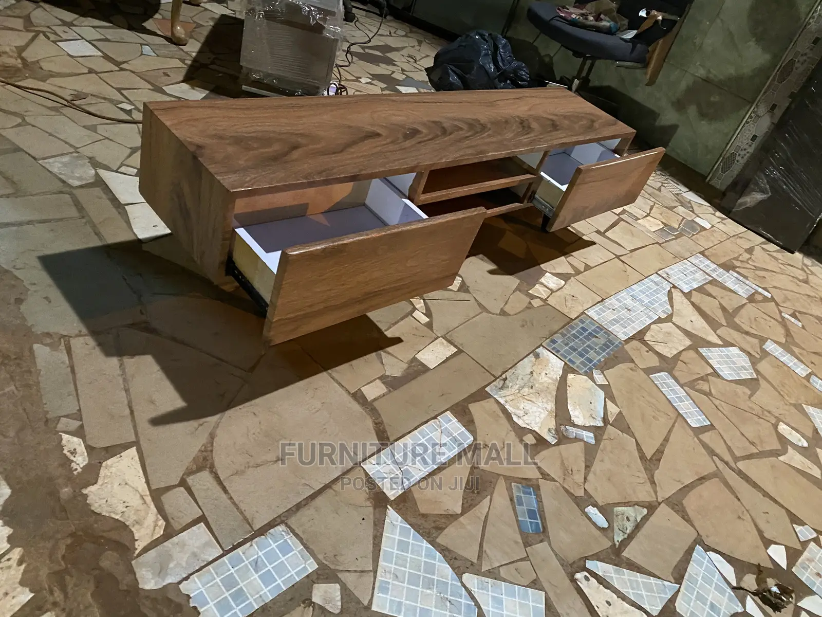 Lovely TV Stand for Sell. Free Delivery