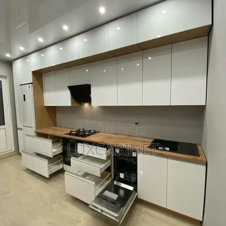 Customize Kitchen Cabinets