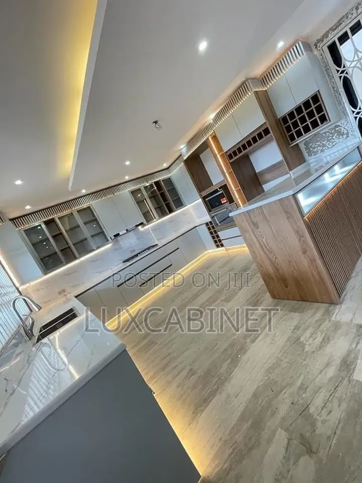 Customize Kitchen Cabinets