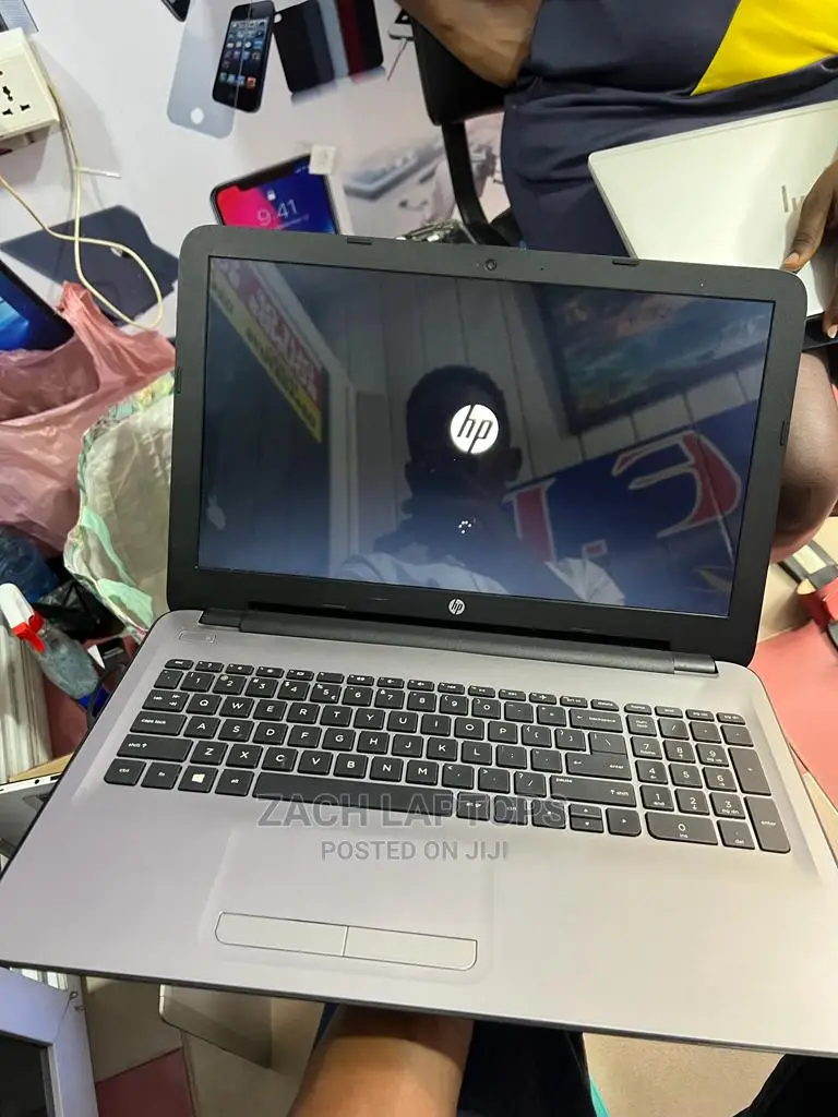 Laptop HP 8GB AMD A6 HDD+SSD 128GB