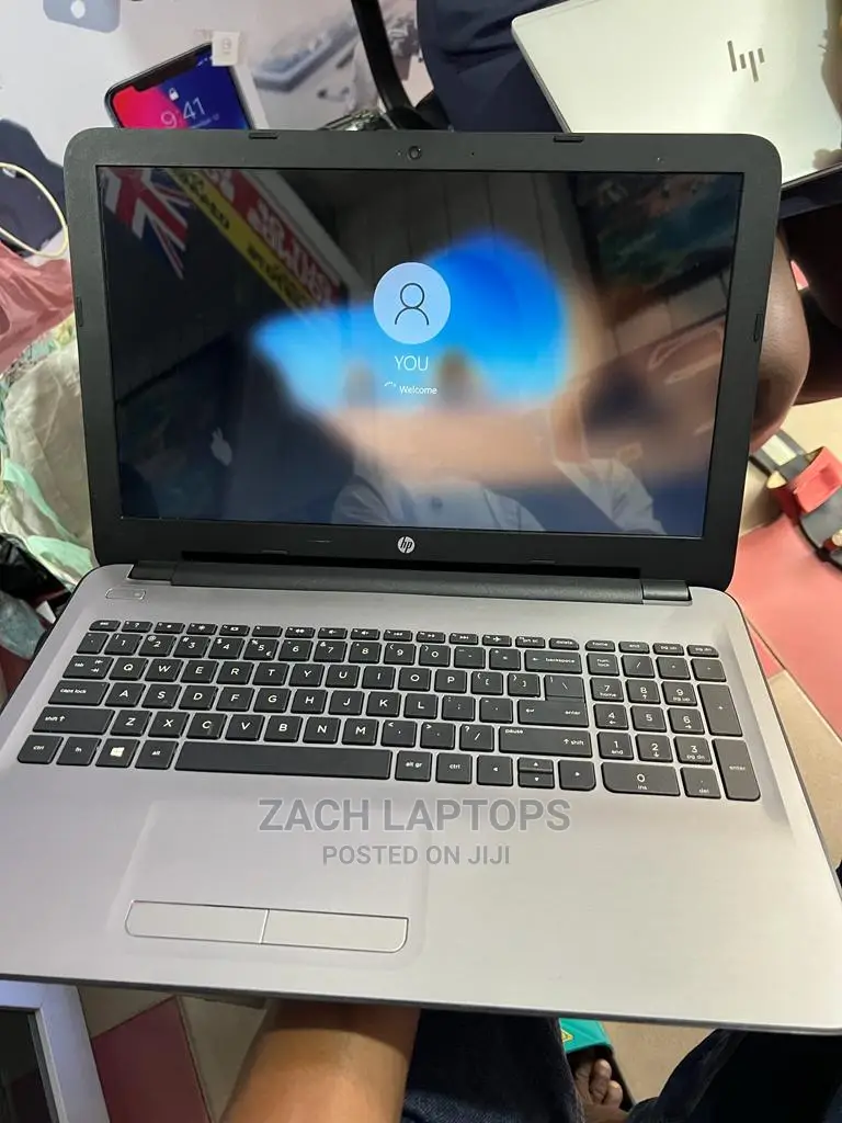 Laptop HP 8GB AMD A6 HDD+SSD 128GB