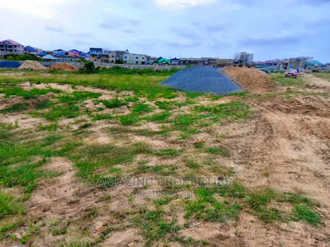 10 Registered Plots of Land at Sakumono Estate