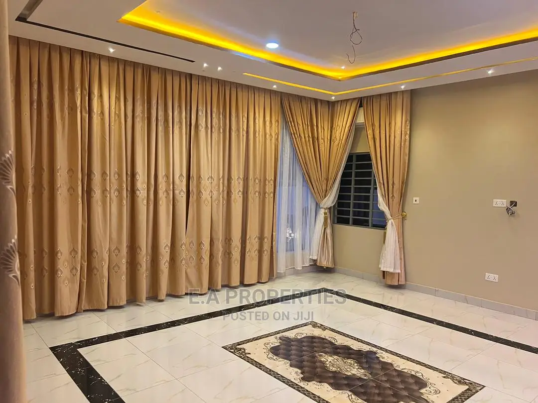 3bdrm House in E a Properties, Lake Side Estate for Sale