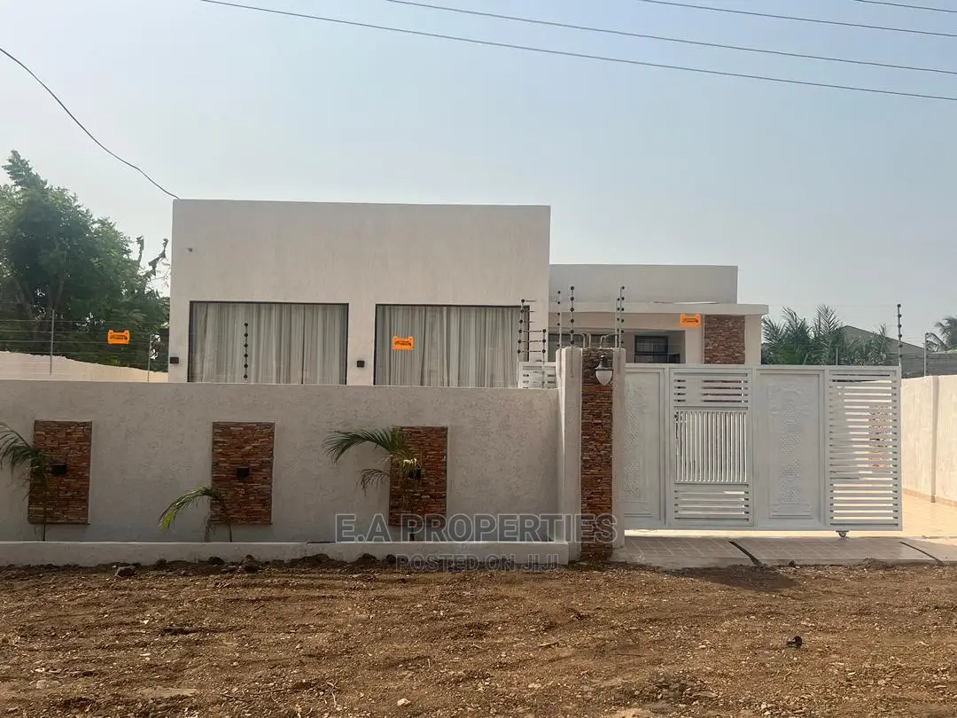 3bdrm House in E a Properties, Lake Side Estate for Sale