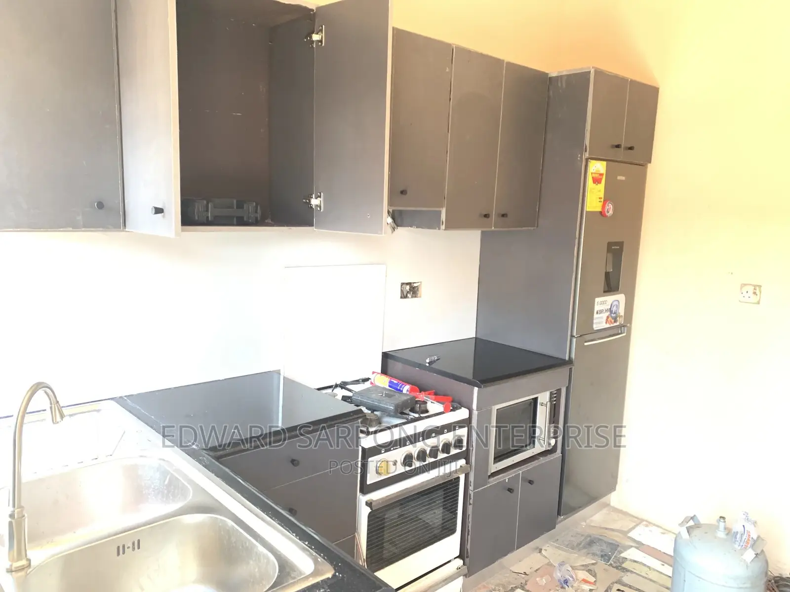 Kitchen Cabinets and Countertops
