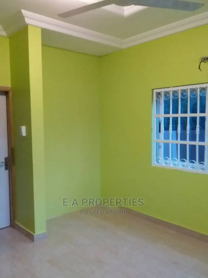 3bdrm House in E a Properties, Ghana Flag for Sale