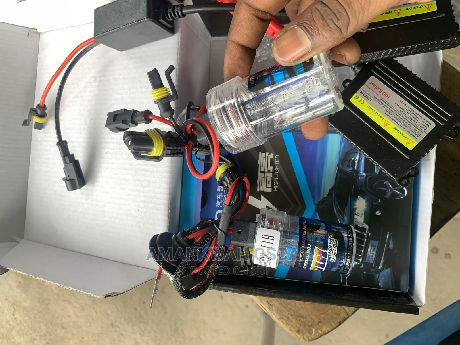 Xenon Hid Chargeable Light (Bulb) for All Cars Available
