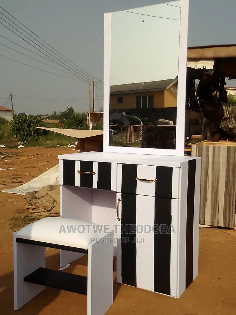 Quality Dressing Mirror (Payment After Delivery)