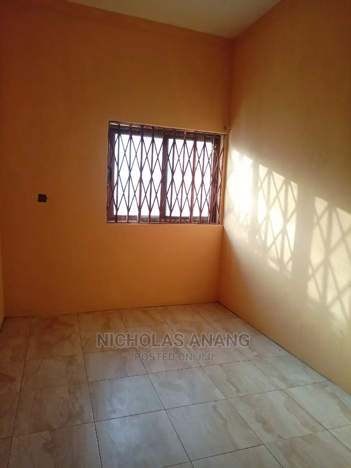 2bdrm Apartment in the Dorns, New Town for Rent