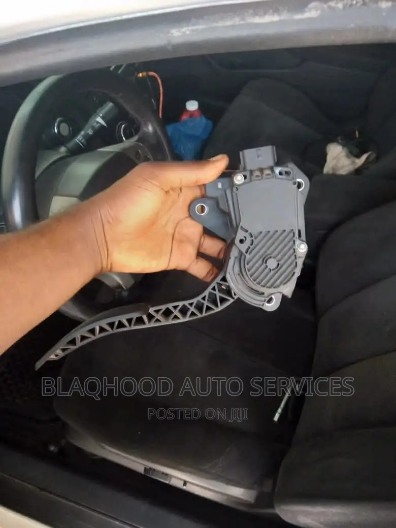 Nissan ACCELERATOR PEDAL Available