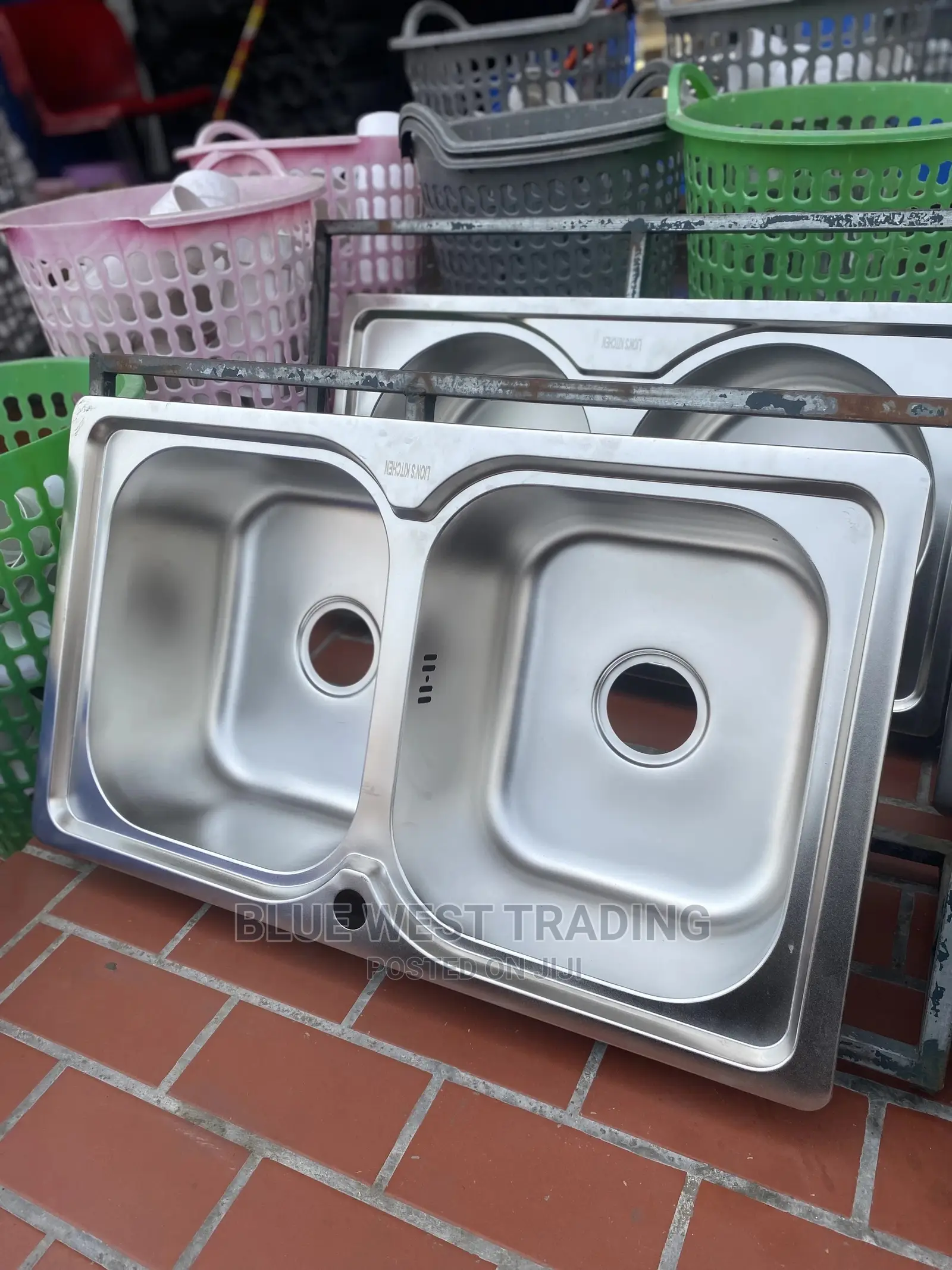 Kitchen Sink (Armless)