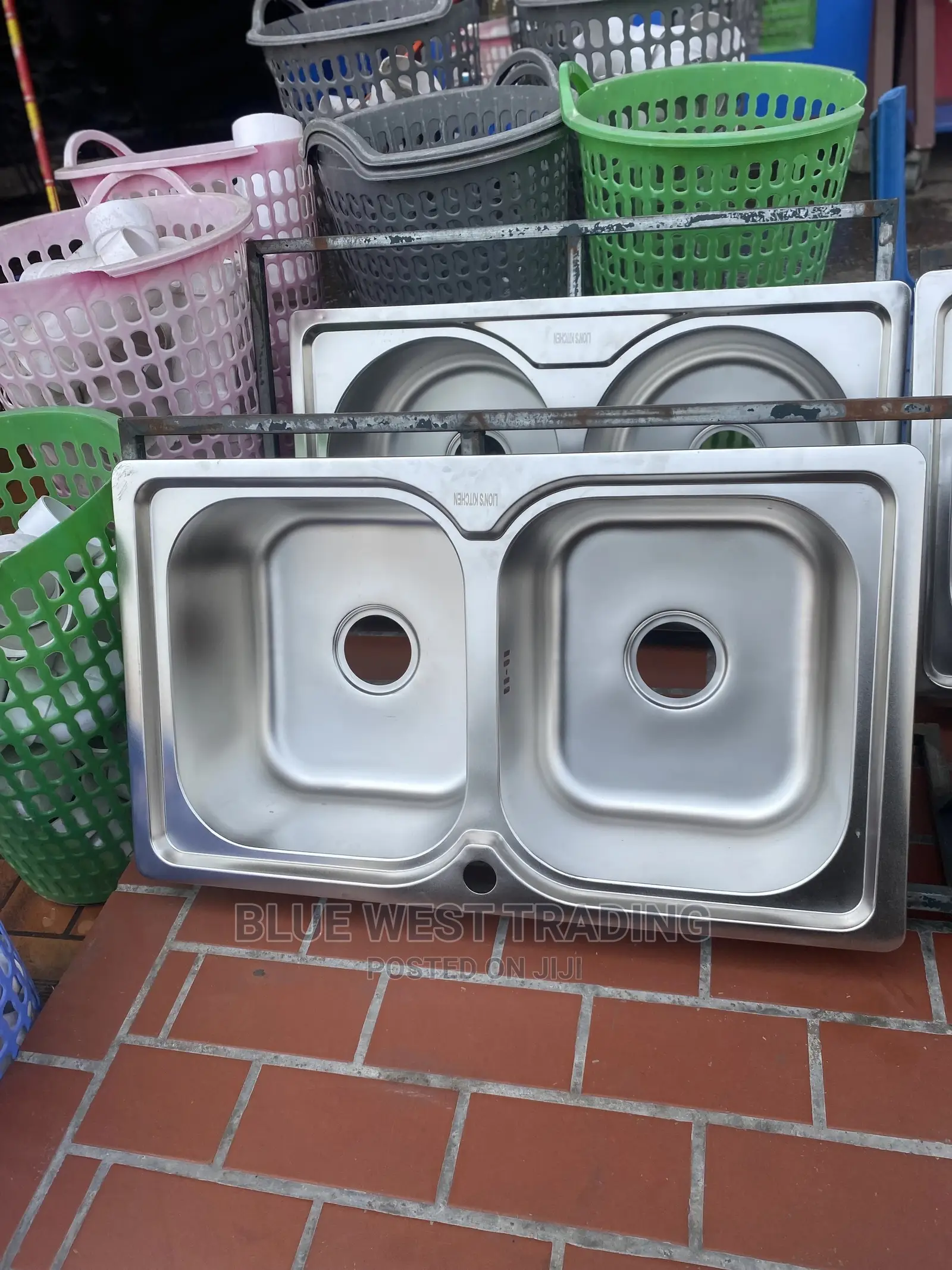 Kitchen Sink (Armless)