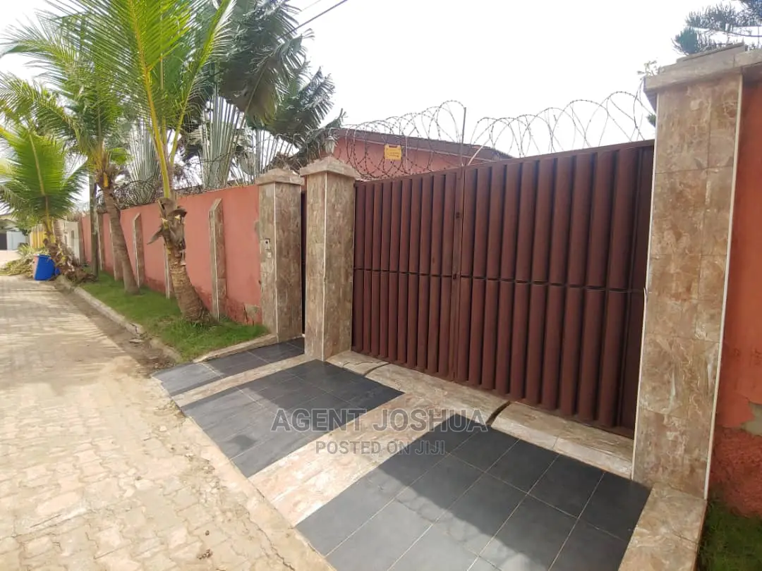 5bdrm House in Manet Court Estate, Spintex for sale