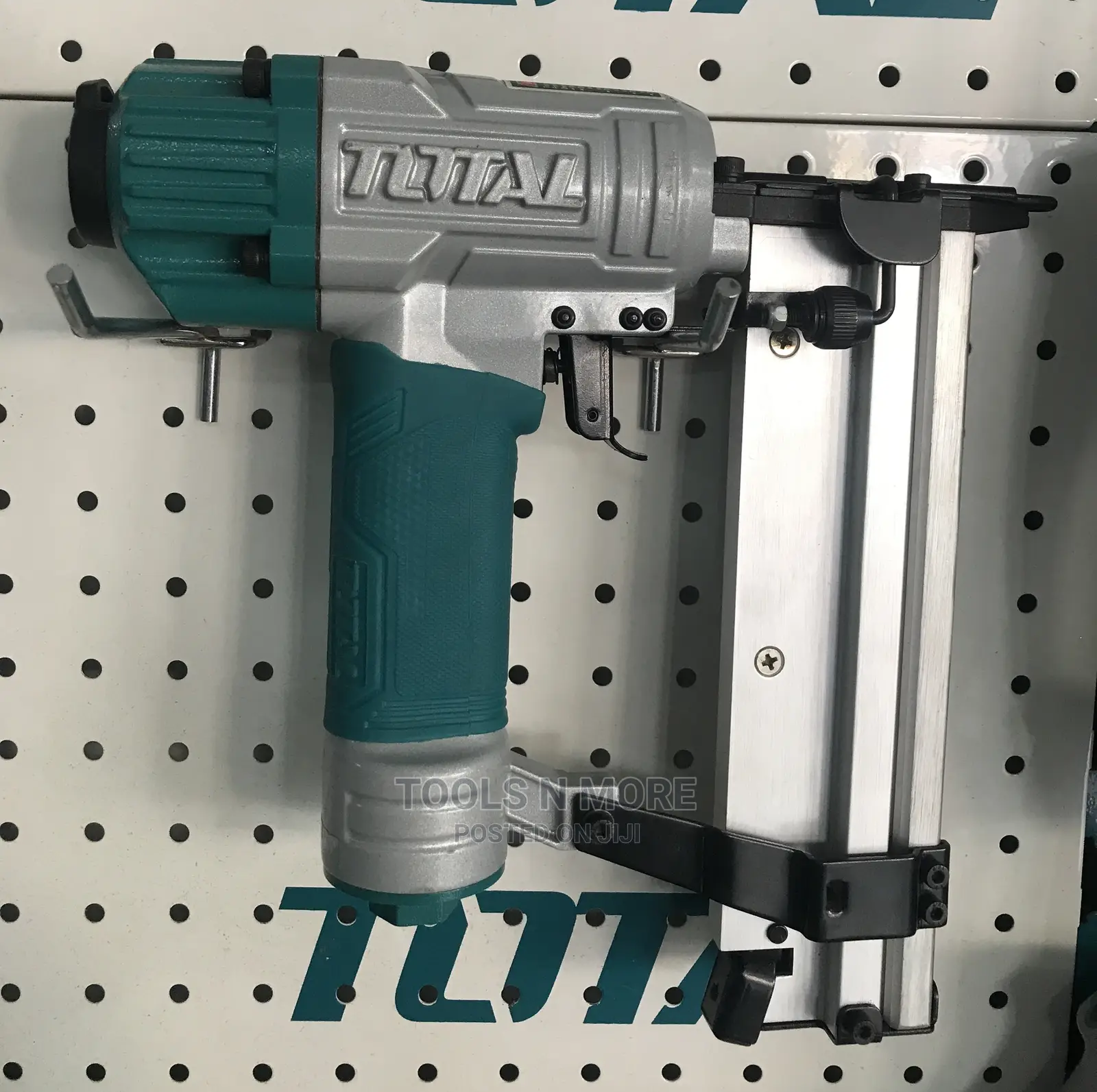 Total 2 in 1 Air Nailer