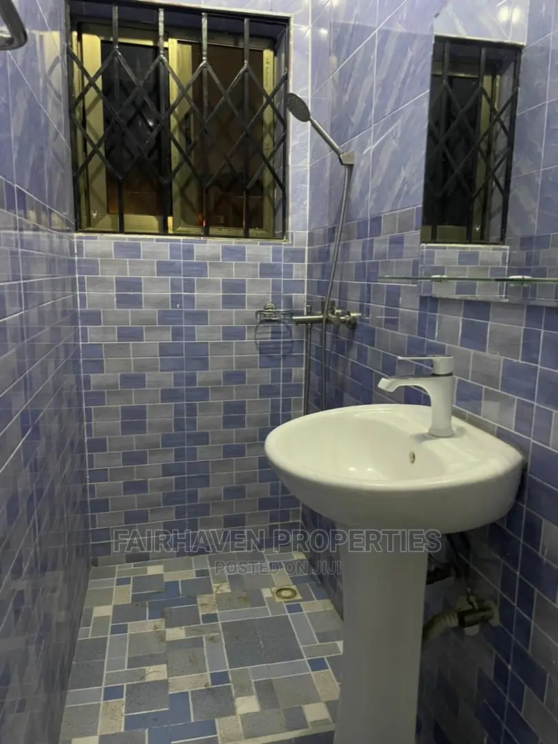 2bdrm Apartment in Tseaddo, Labadi for Rent