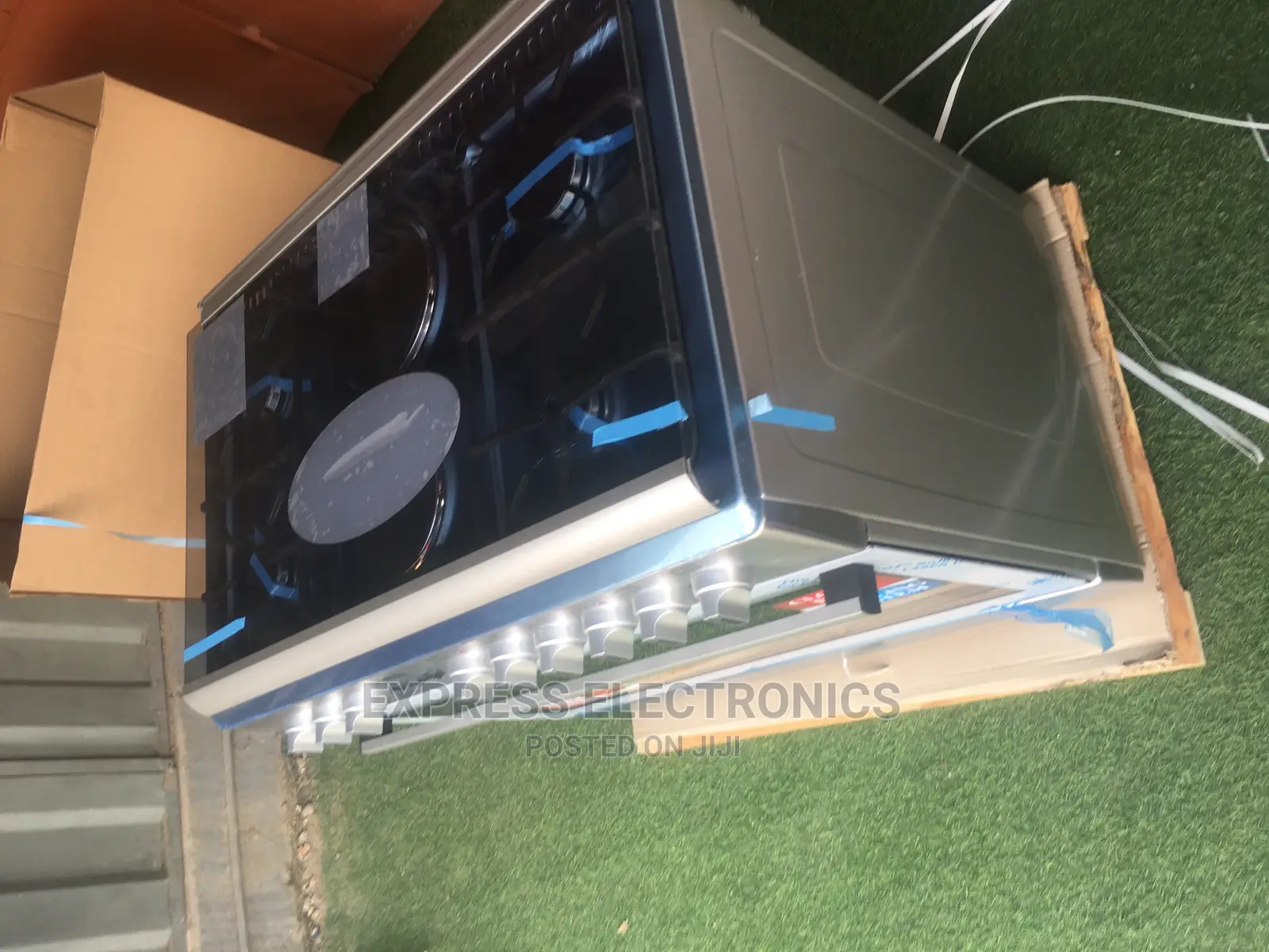 60+90 Ferre 4+2 Gas Electric Stove With Grill Shine Black