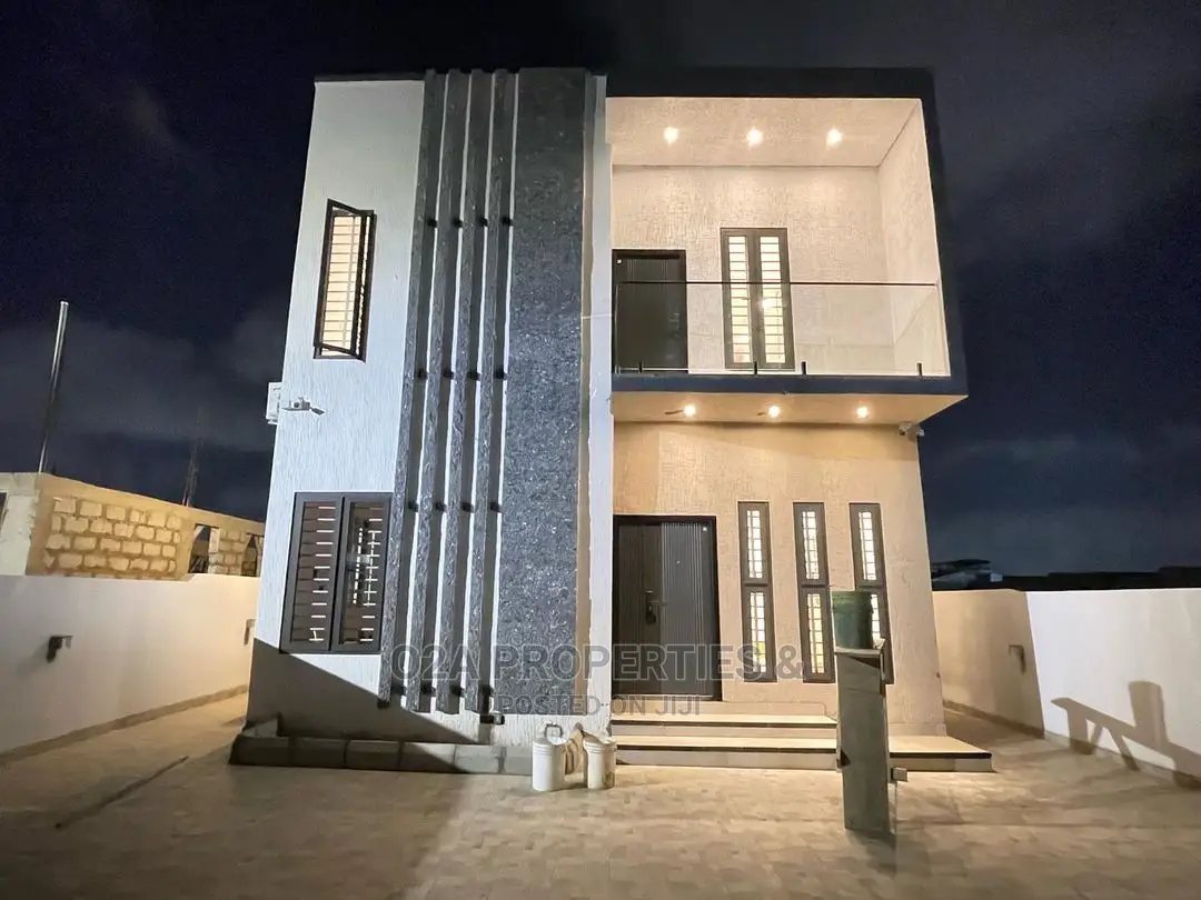 4bdrm House in School Junction for Sale