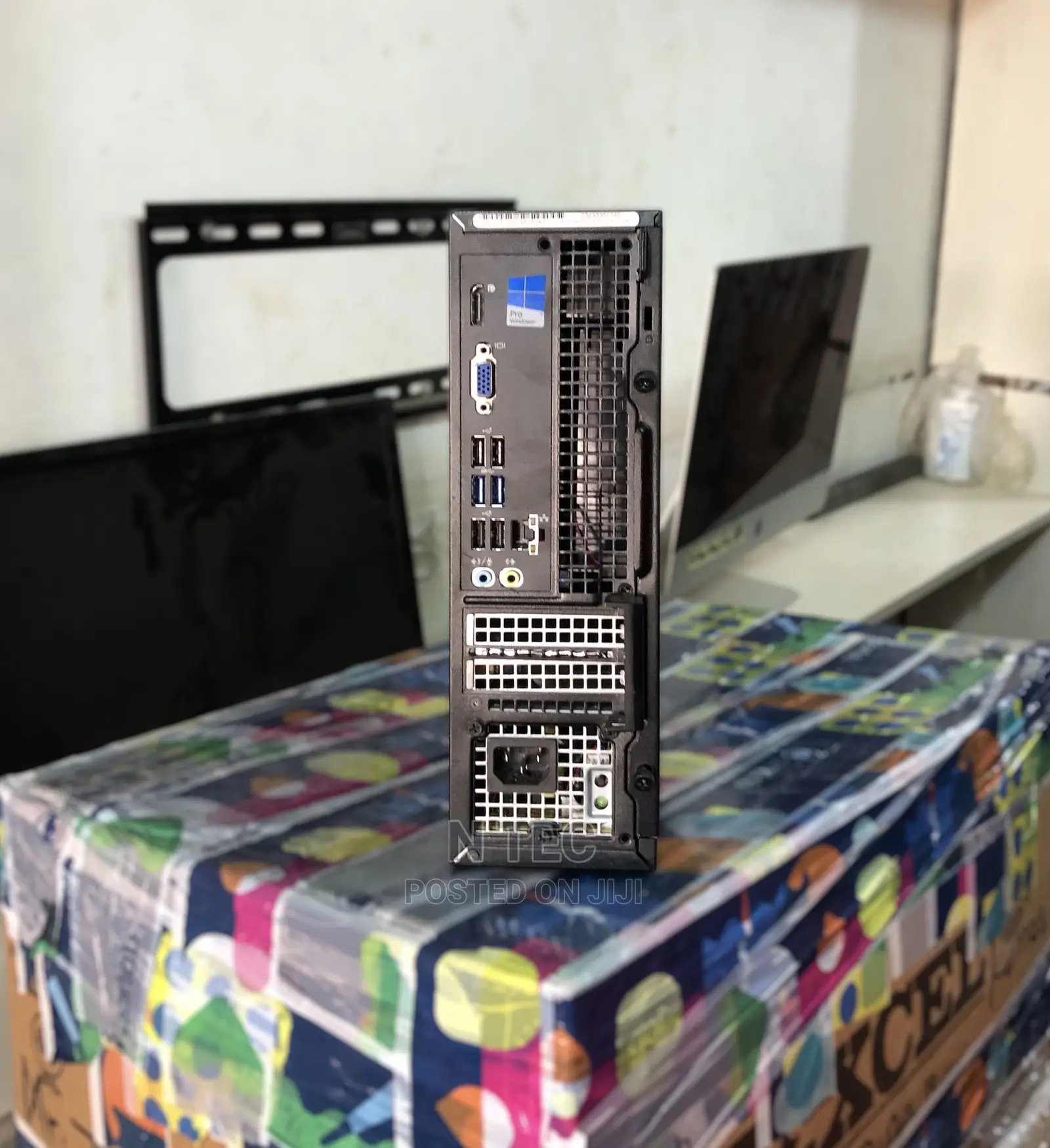 Desktop Computer Dell OptiPlex 7050 4GB Intel Core I7 HDD 500GB