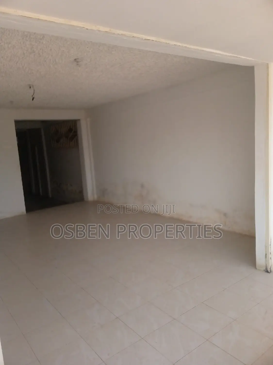 Spacious 3 -In-1 Shop for Rent
