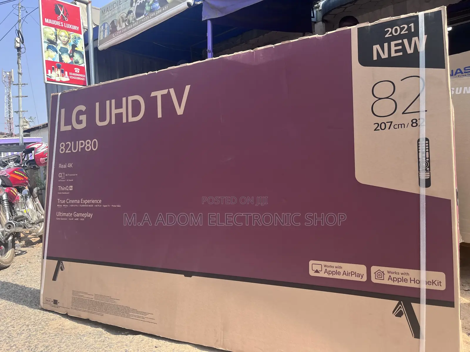 Lg 82” UHD Smart Tv Plus Free Lg Sound Bar