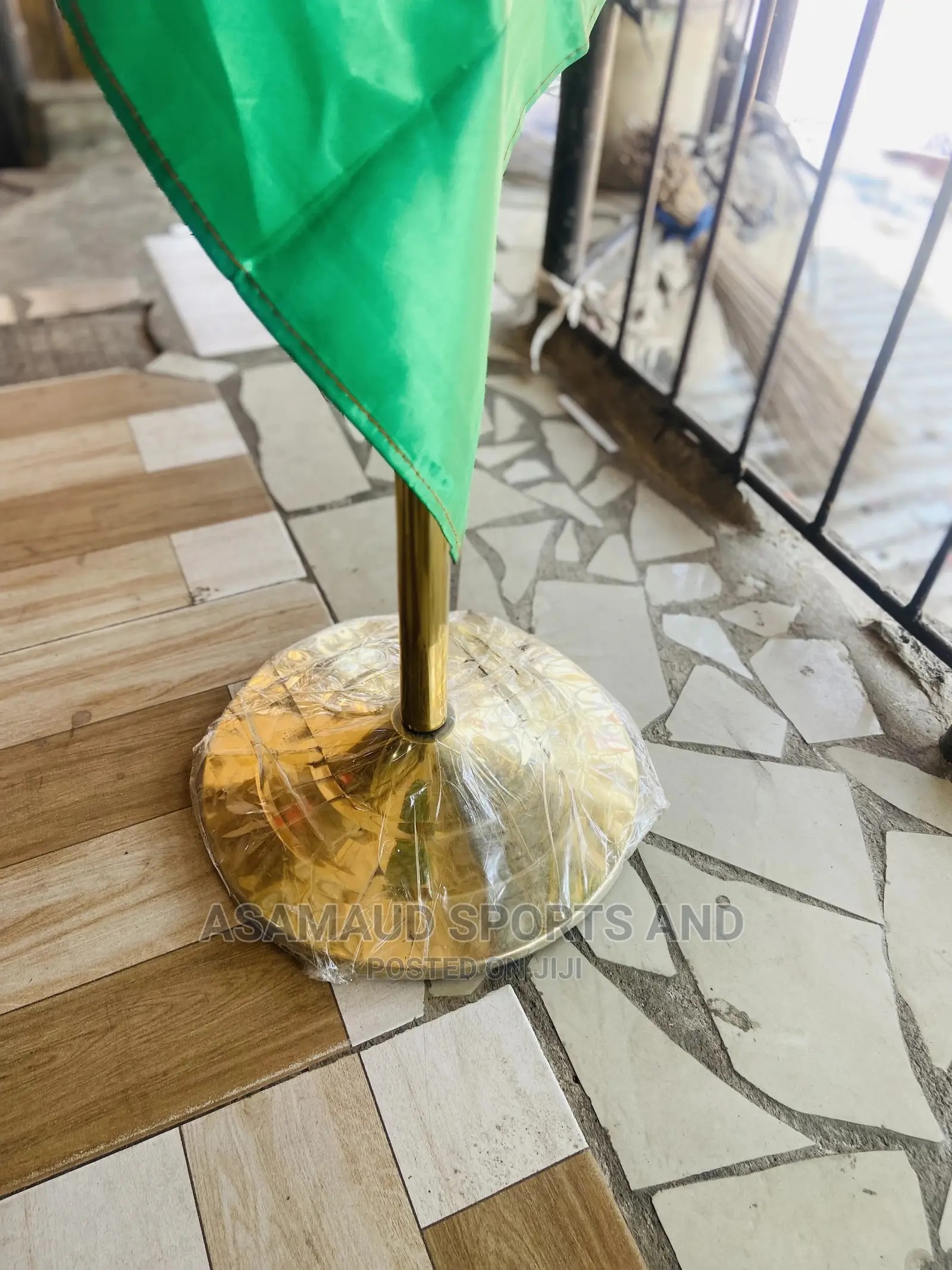 Original Gold Metal Flag Stand At Cool Price