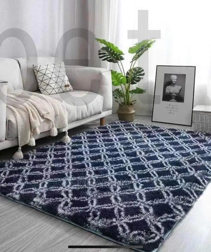 160* 230cm Faux Fur Center Rug