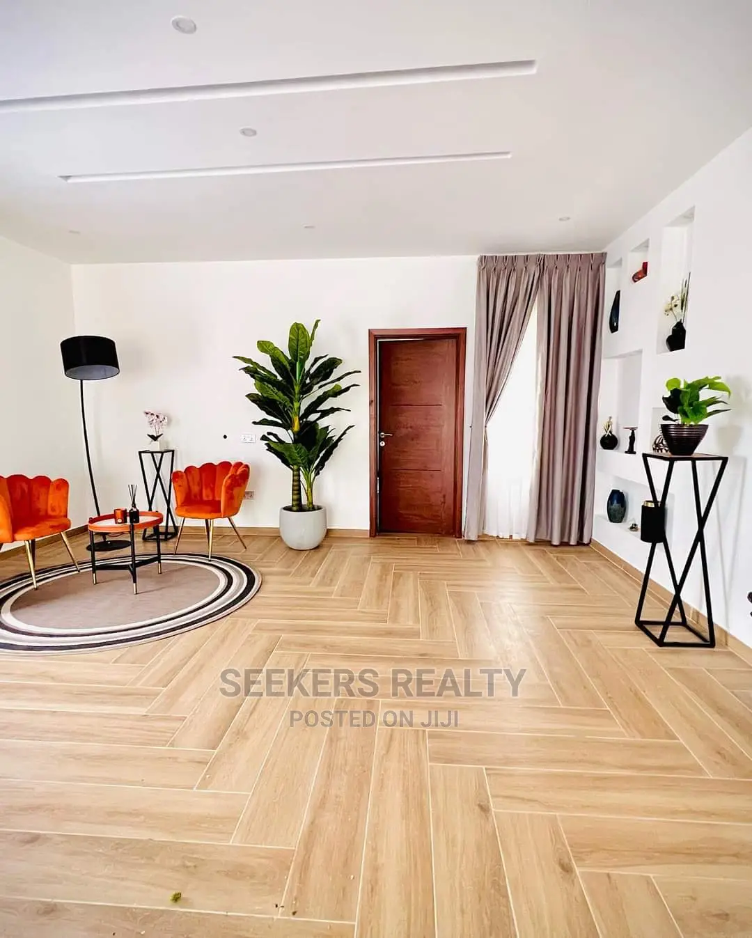 4bdrm Townhouse/Terrace in Seekers Realty, Tema Metropolitan for Sale