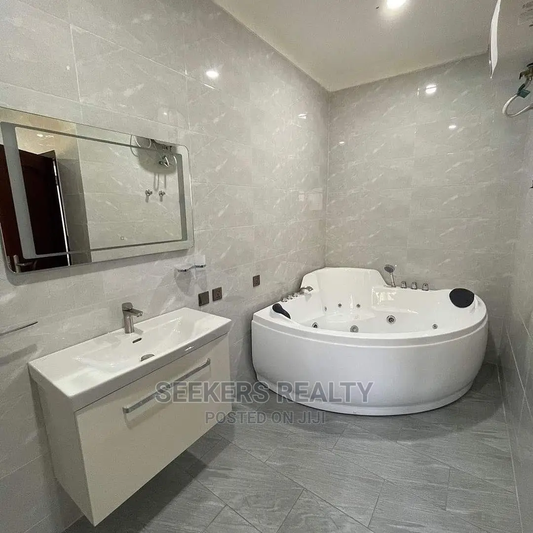 Furnished 5bdrm House in Seekers Realty, East Legon for Sale
